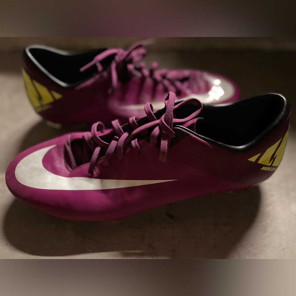 Nike Mercurial Victory II FGLightweight Soccer Shoes